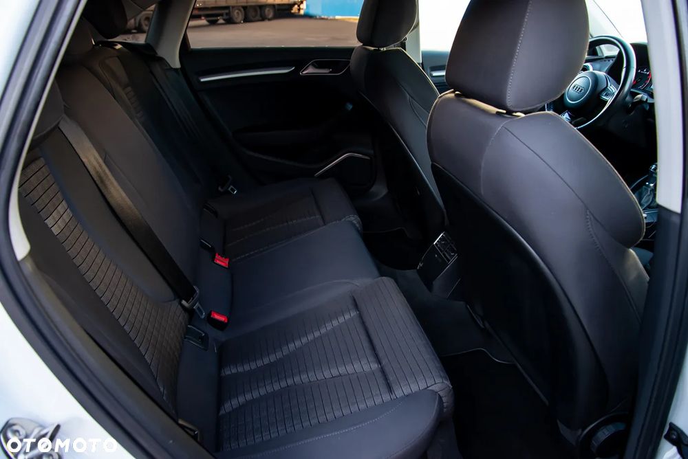 Audi A3 Limousine 1.8 TFSI quattro S tronic S line Sportpaket - 13