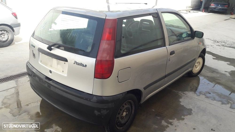 FAROLIM TRASEIRO DIREITO FIAT PUNTO 1999 - - 1