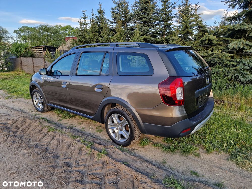 Dacia Logan TCe 90 S&S Stepway Celebration - 3