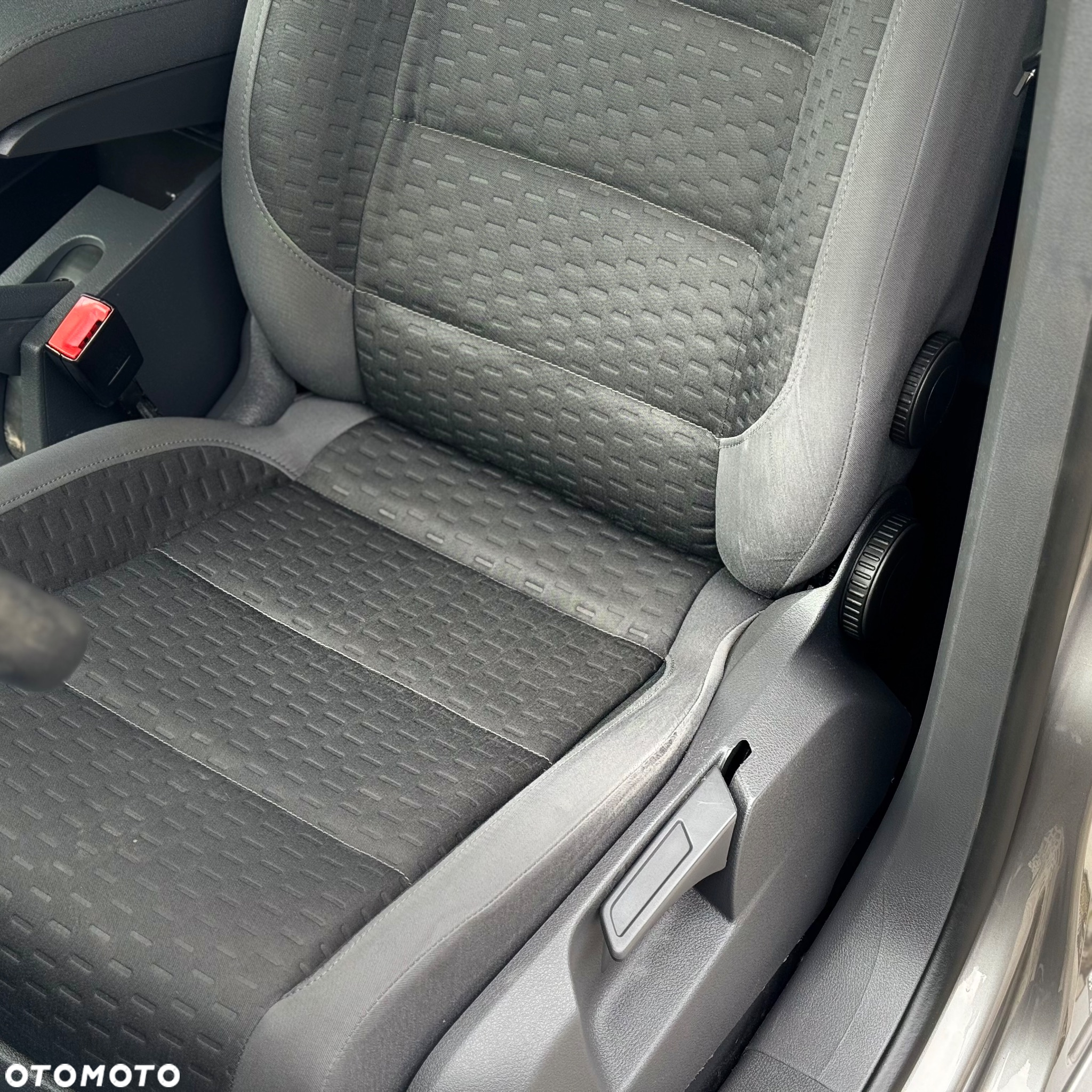 Volkswagen Touran - 11