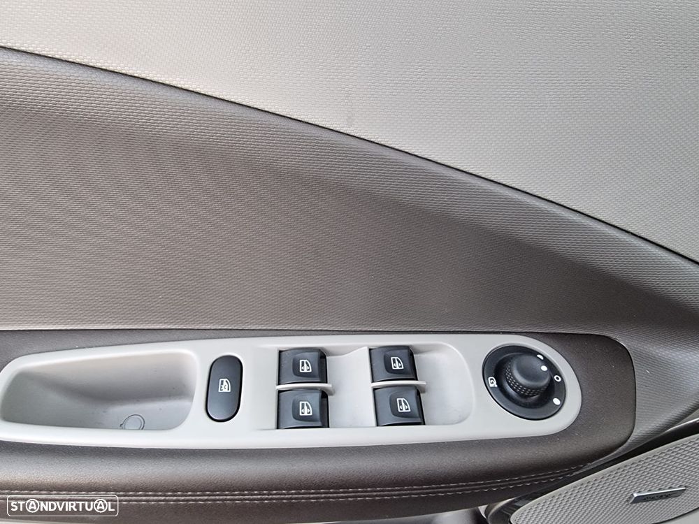 Renault Zoe (c/ Bateria) Bose 40 - 24