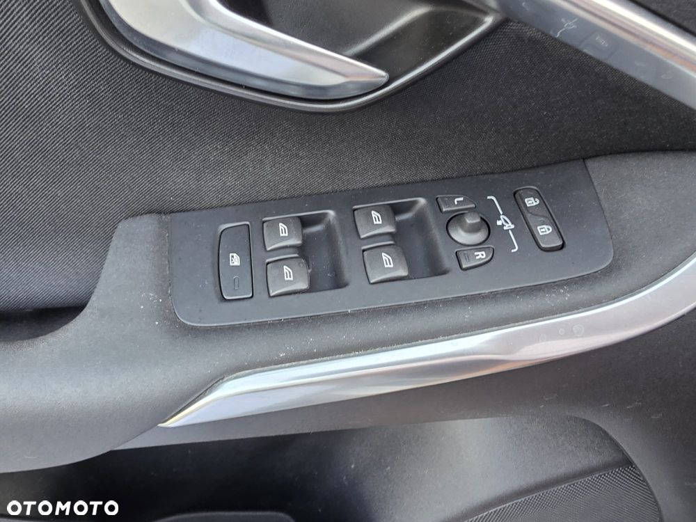 Volvo V40 D2 - 19