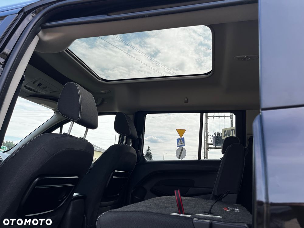 Ford Tourneo Connect Grand - 17