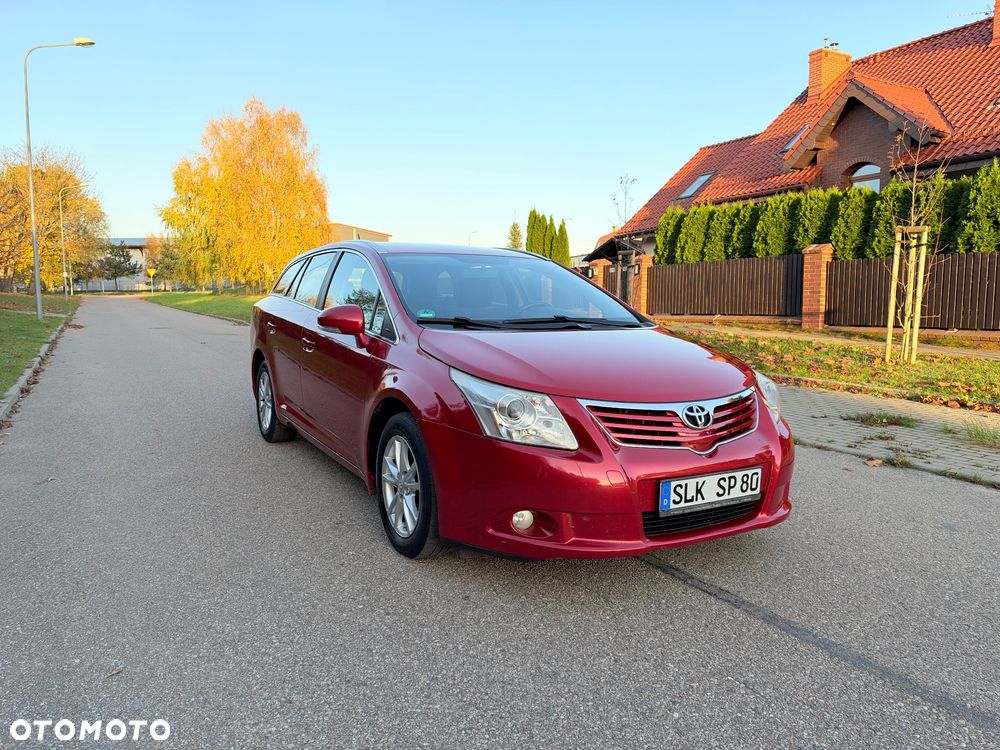 Toyota Avensis 2011 photo 2