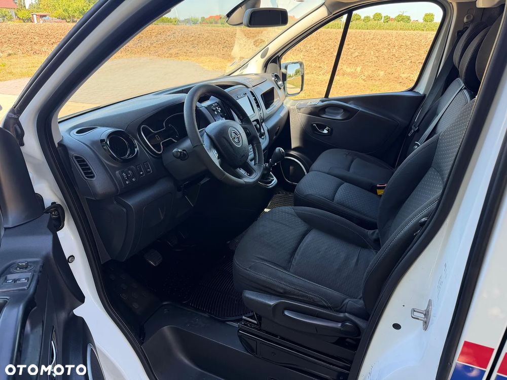 Opel Vivaro Karetka Ambulans Ambulance Sanitarny EN1789 - 13