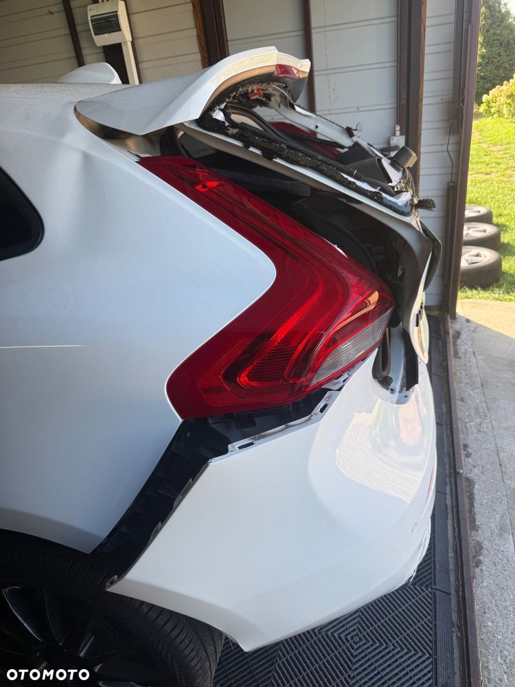 Volvo V40 D3 Momentum - 28