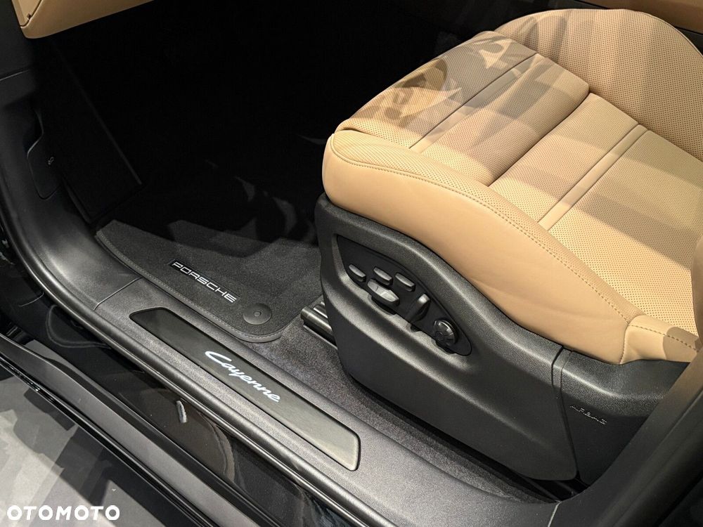 Porsche Cayenne - 22