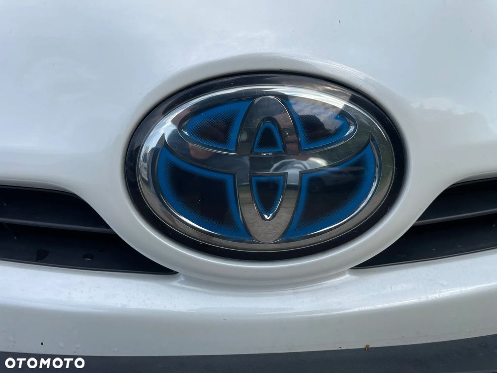 Toyota Prius (Hybrid) Executive - 34