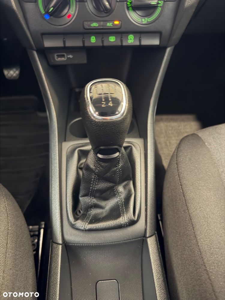 Skoda RAPID 1.0 TSI Active - 19