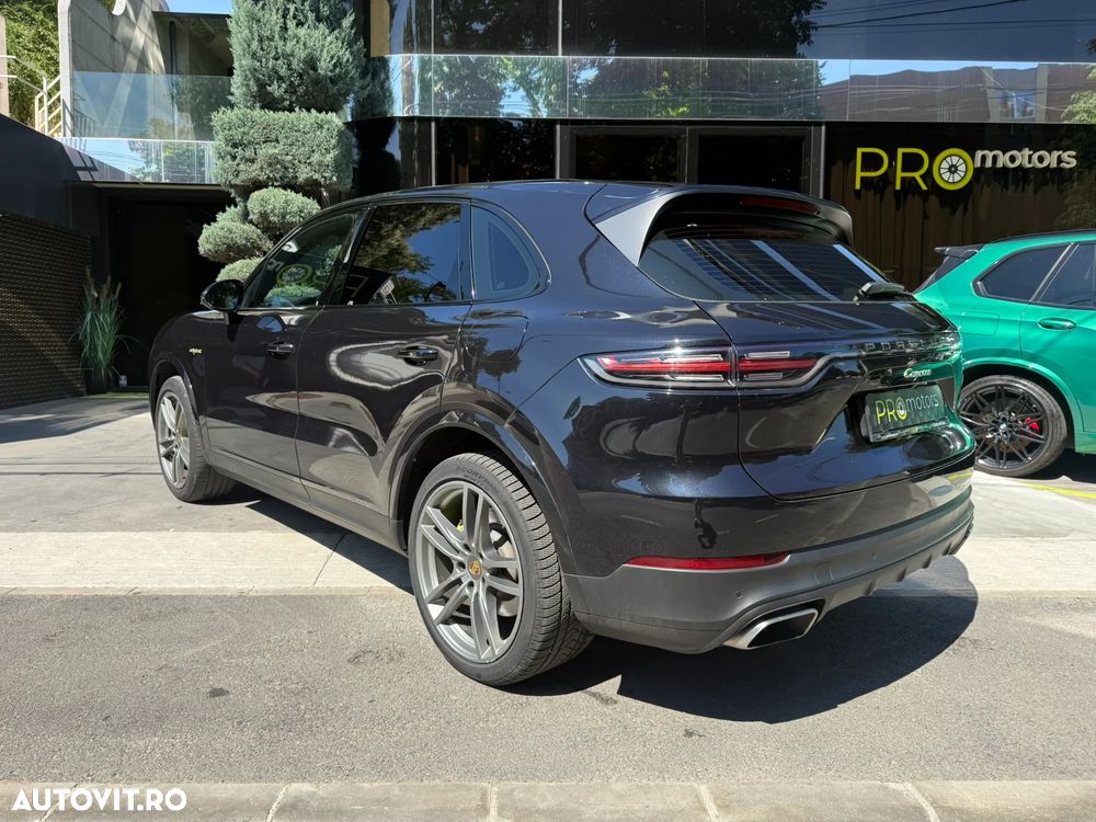 Porsche Cayenne - 4
