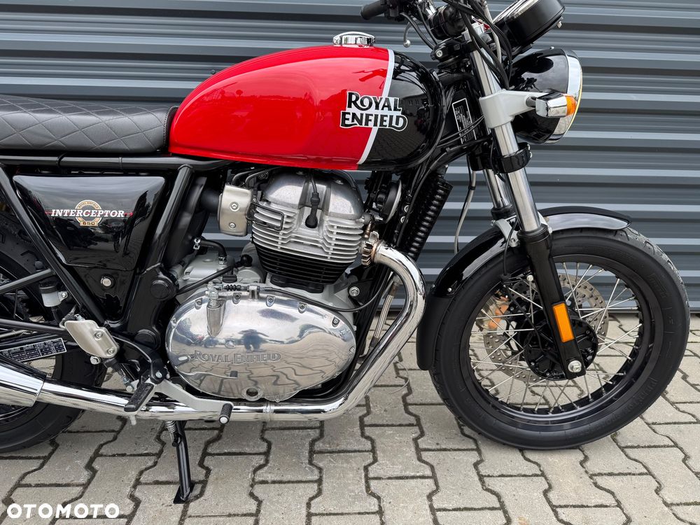Royal Enfield Interceptor - 14