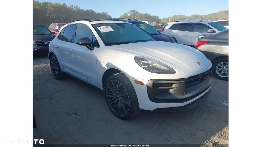 Porsche Macan T - 1