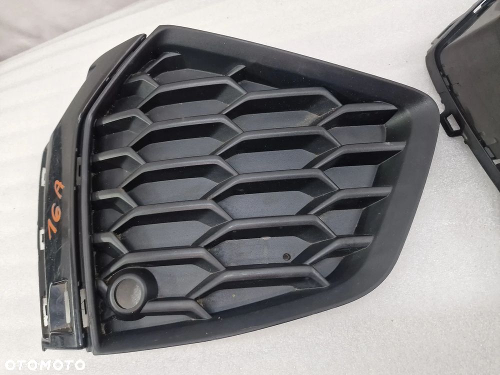 AUDI A3 8Y0 S-LINE 19- LEWA KRATKA BOCZNA ZDERZAKA PRZEDNIEGO PRZÓD NA PDC , NR 8Y0807681B , NR AUKCJI E/16 - 6