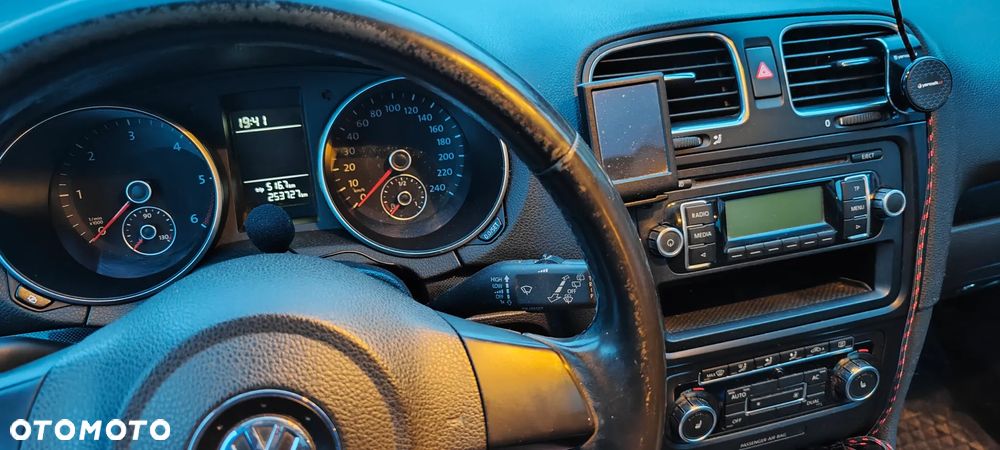 Volkswagen Golf 1.6 TDI DPF Highline - 8