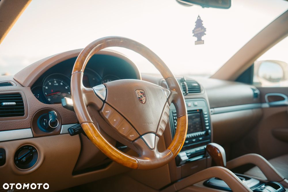 Porsche Cayenne - 13