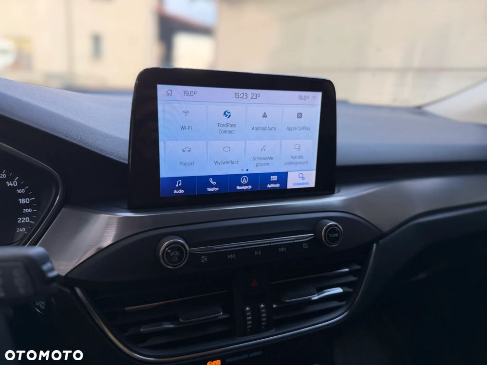 Ford Focus 1.5 EcoBoost Titanium - 24
