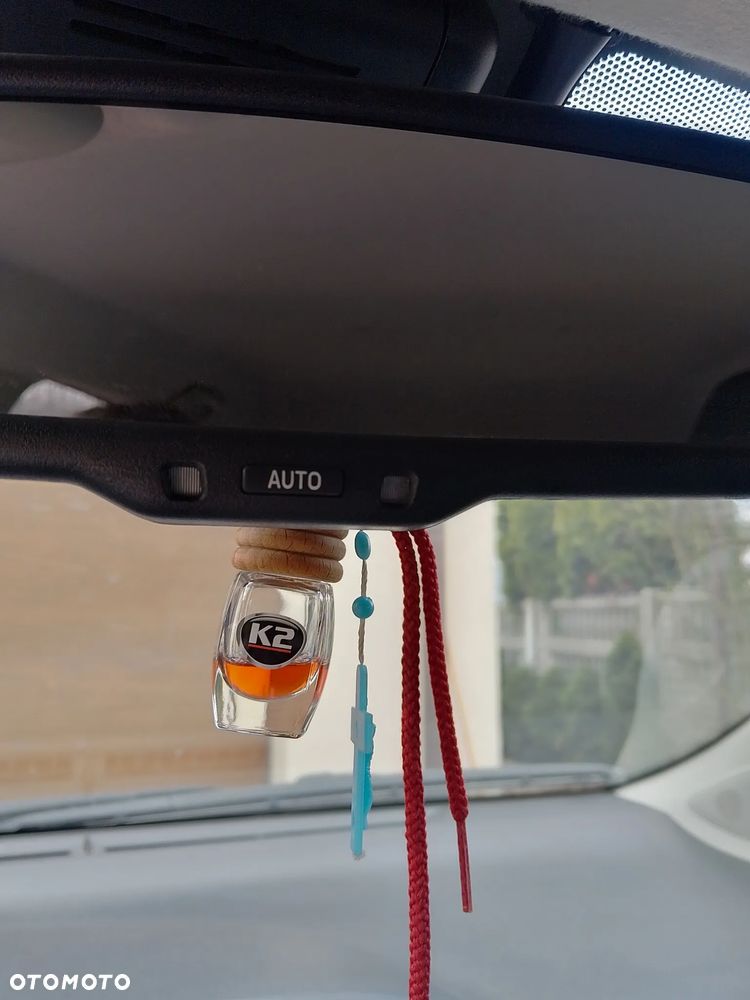 Toyota Yaris Hybrid 100 Dynamic - 23