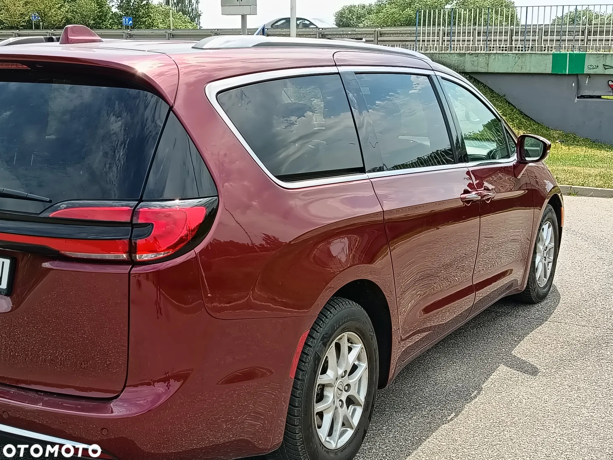 Chrysler Pacifica - 9