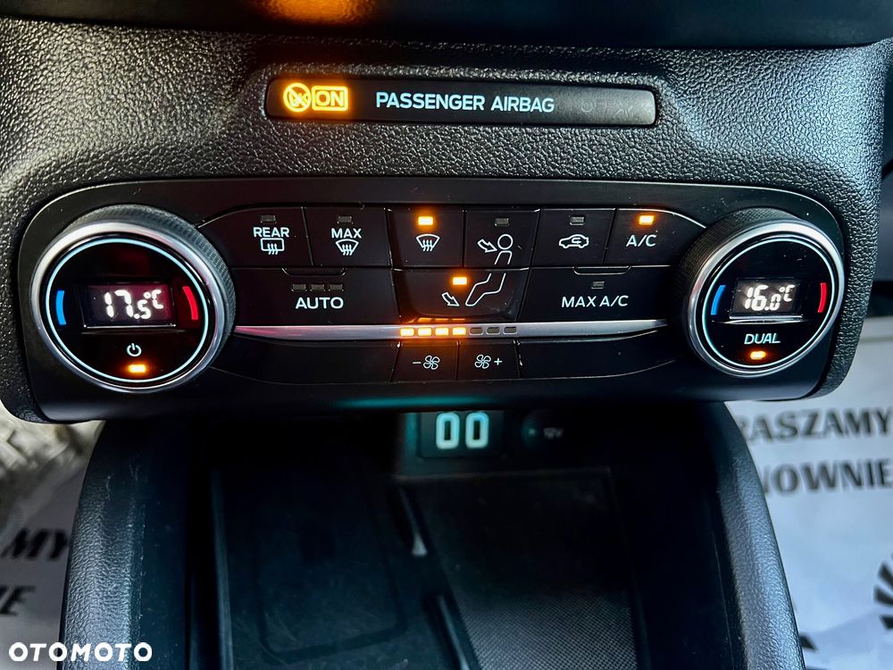 Ford Focus 1.5 EcoBlue Start-Stopp-System ST-LINE STYLE - 36