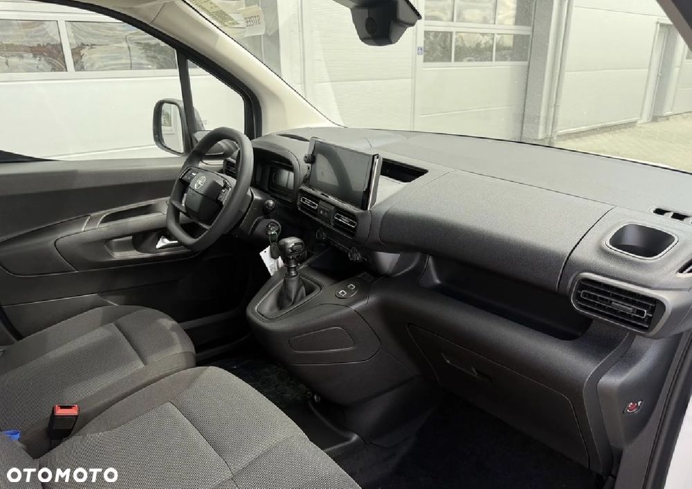 Opel COMBO - 11