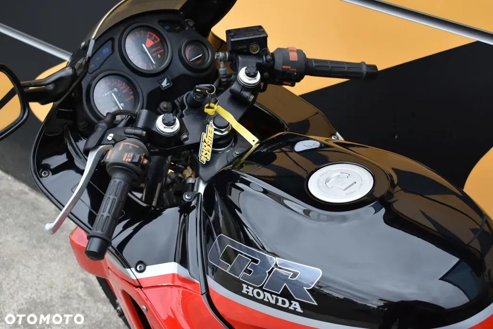 Honda CBR - 12