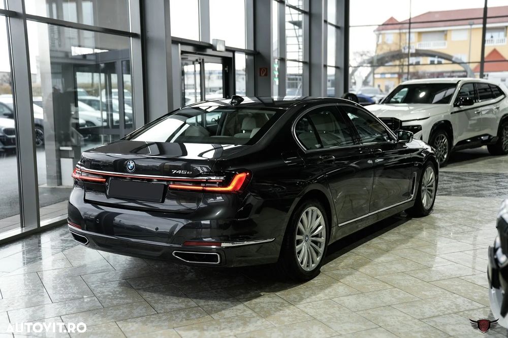 BMW Seria 7 745e - 4