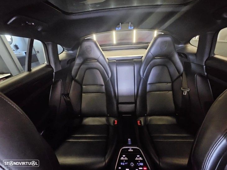 Porsche Panamera 4 E-Hybrid - 25