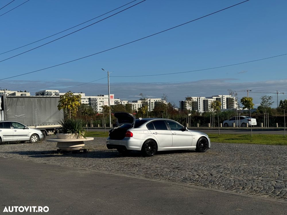 BMW Seria 3 320d - 31