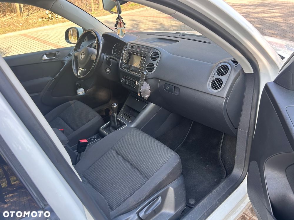 Volkswagen Tiguan 2.0 TDI DPF BlueMotion Technology Exclusive - 12