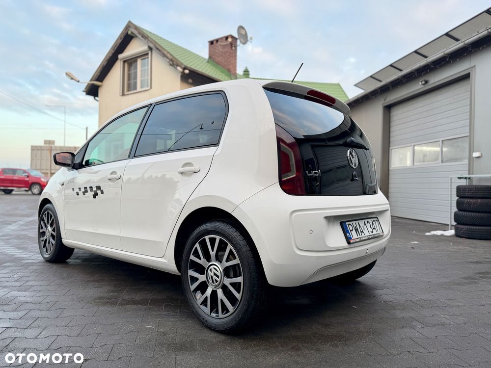 Volkswagen up! BlueMotion Technology street - 18