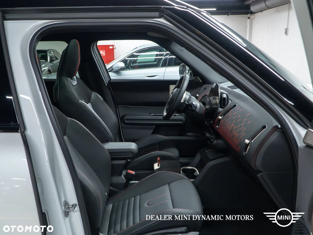 MINI Countryman S ALL4 John Cooper Works Trim - 22