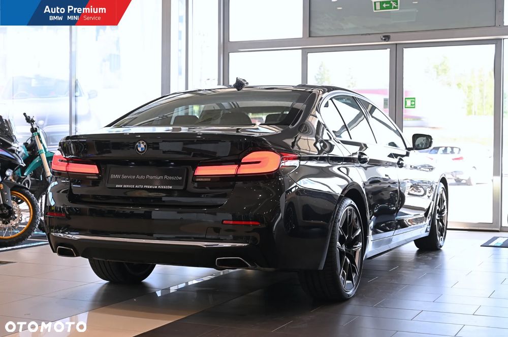BMW Seria 5 540i xDrive mHEV Luxury Line - 21