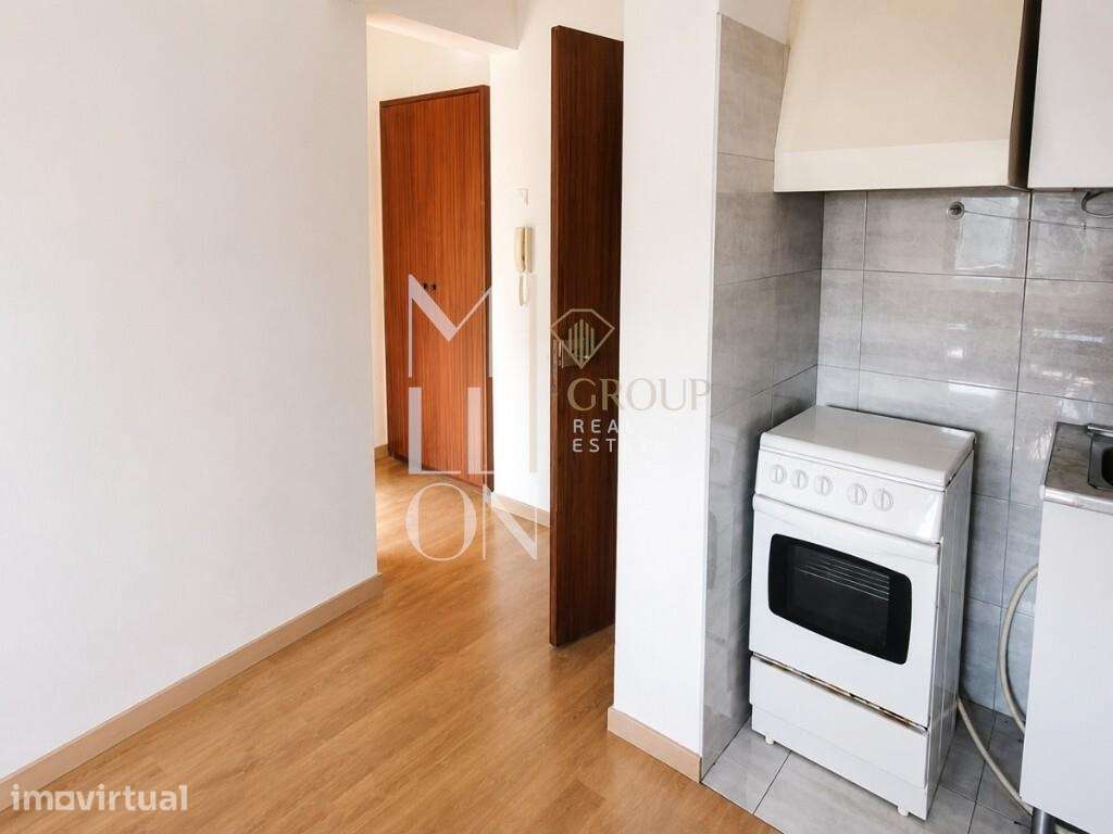 T1+1 na Reboleira, com excelente localização e ótimos acessos a Lisboa - Grande imagem: 4/21