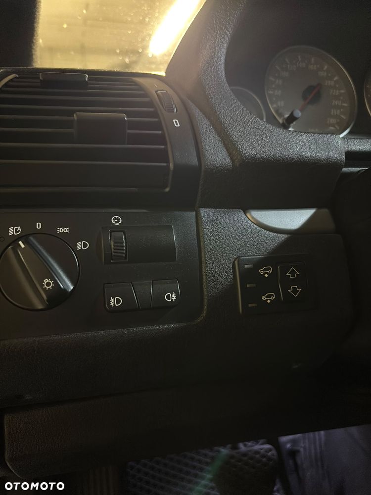 BMW X5 4.8is - 22