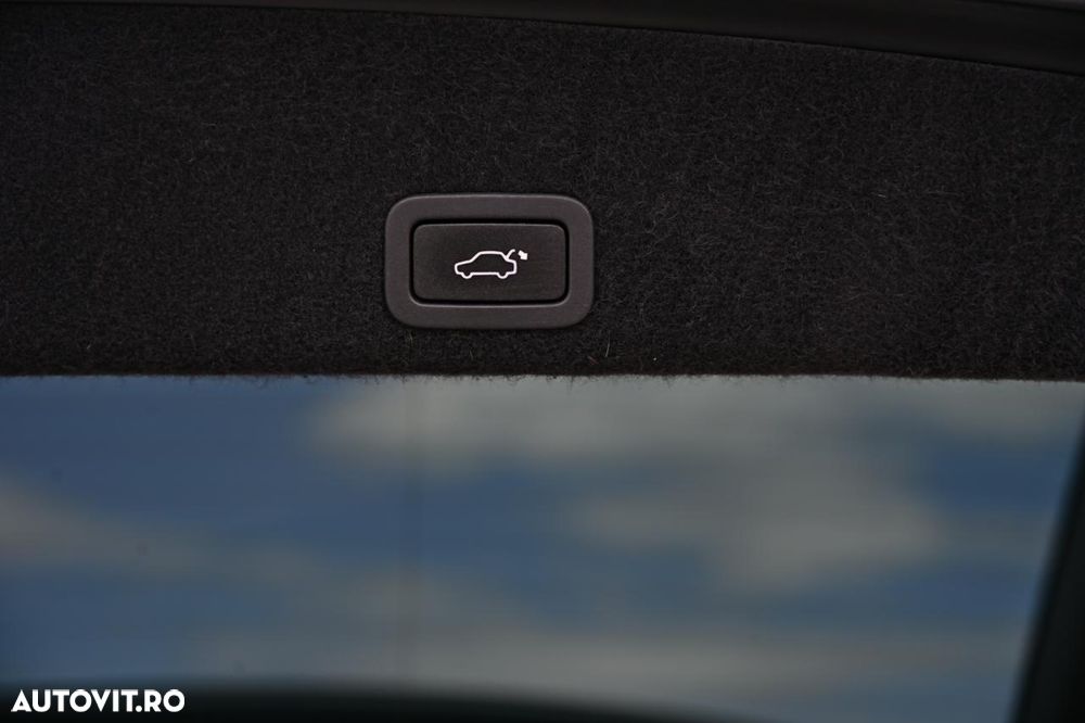 Volvo XC 60 D5 AWD Geartronic Momentum - 34