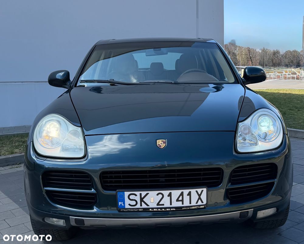 Porsche Cayenne - 2
