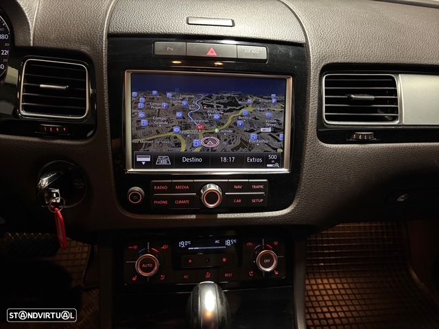 VW Touareg 3.0 TDI V6 Top Tiptronic - 8