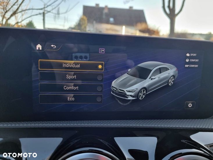 Mercedes-Benz CLA 220 4-Matic AMG Line 7G-DCT - 23