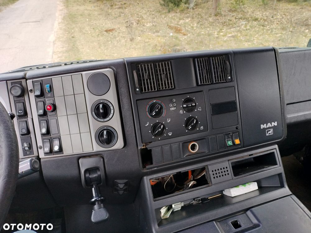 MAN F2000 - 11