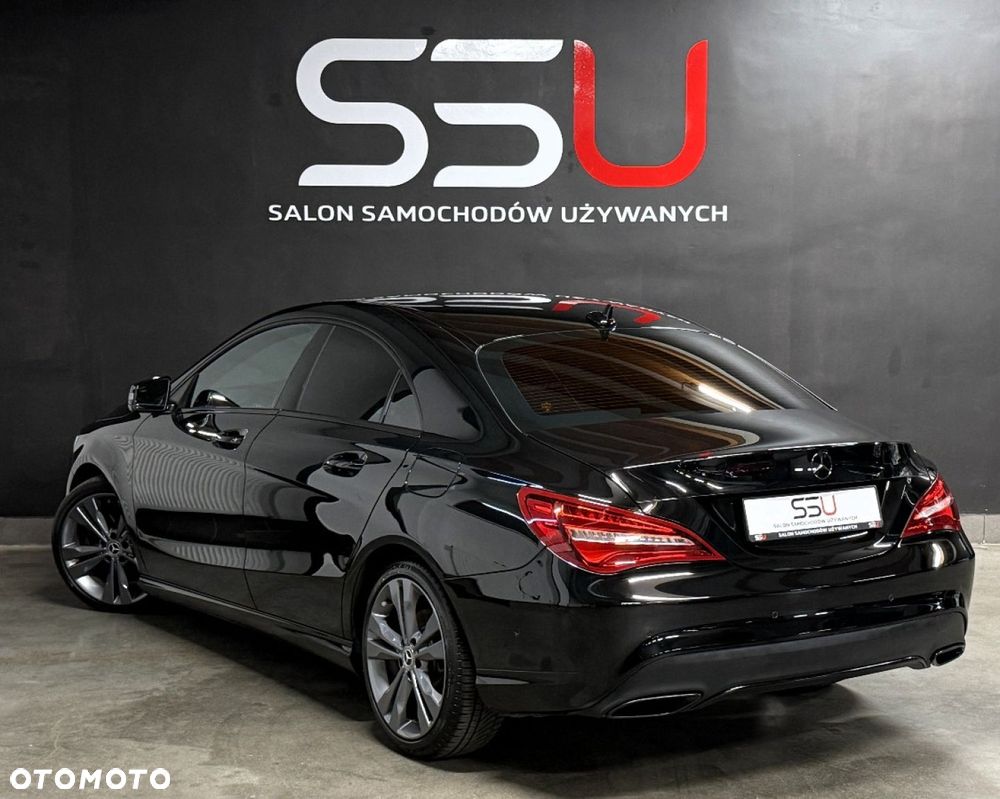Mercedes-Benz CLA 200 7G-DCT Urban - 4