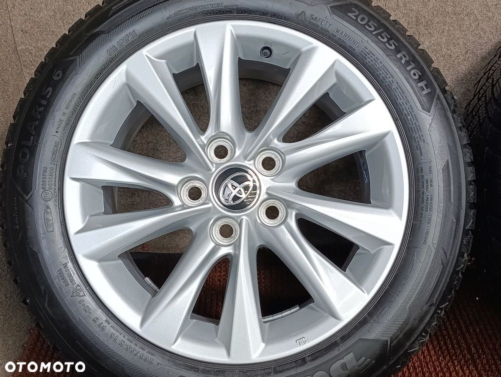 TOYOTA COROLLA E21 od 2019r Koła z Oponami Zimowymi 205/55R16 BARUM 24r - 2