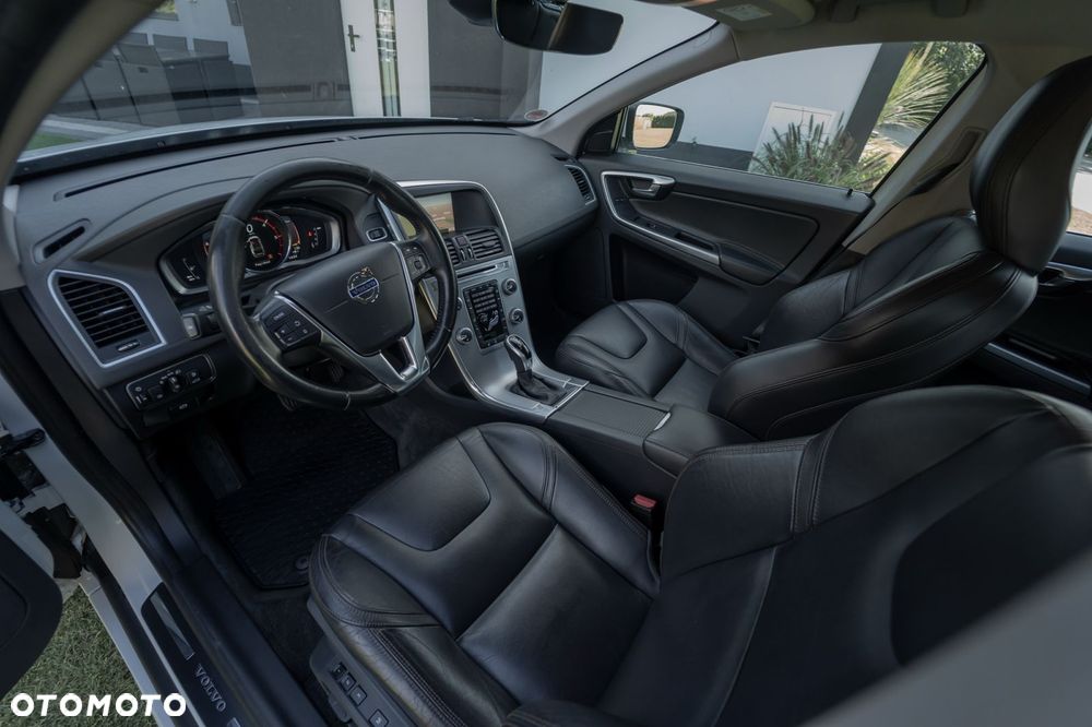 Volvo XC 60 D4 Geartronic Summum - 25