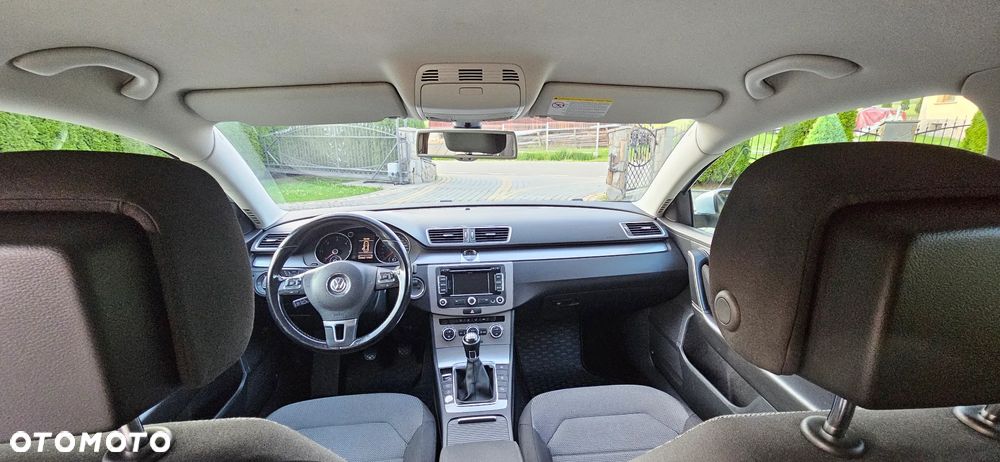 Volkswagen Passat 2.0 TDI Comfortline - 24