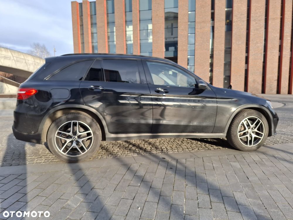 Mercedes-Benz GLC - 12