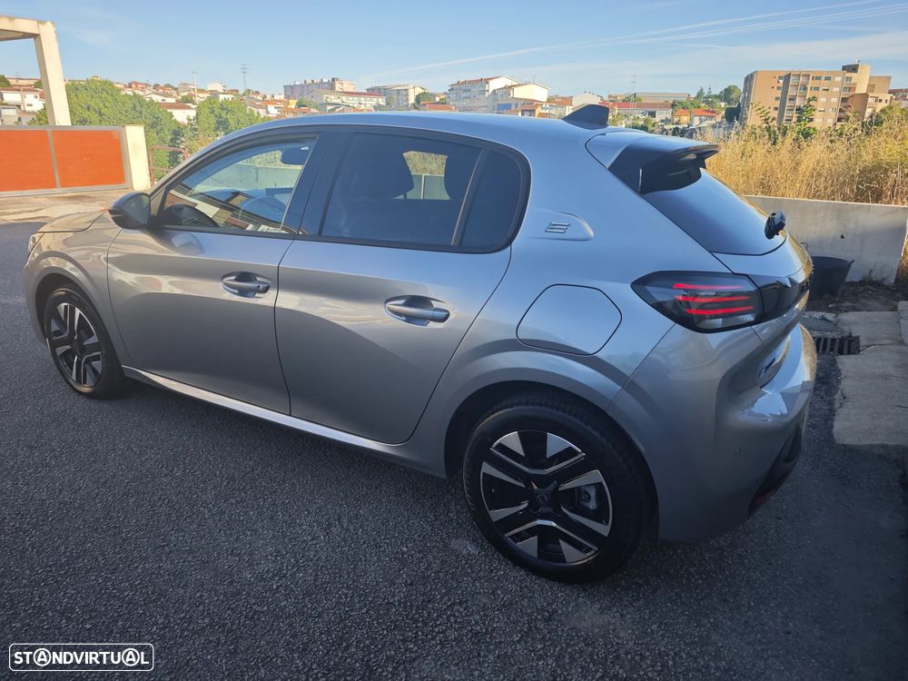 Peugeot e-208 Allure - 12