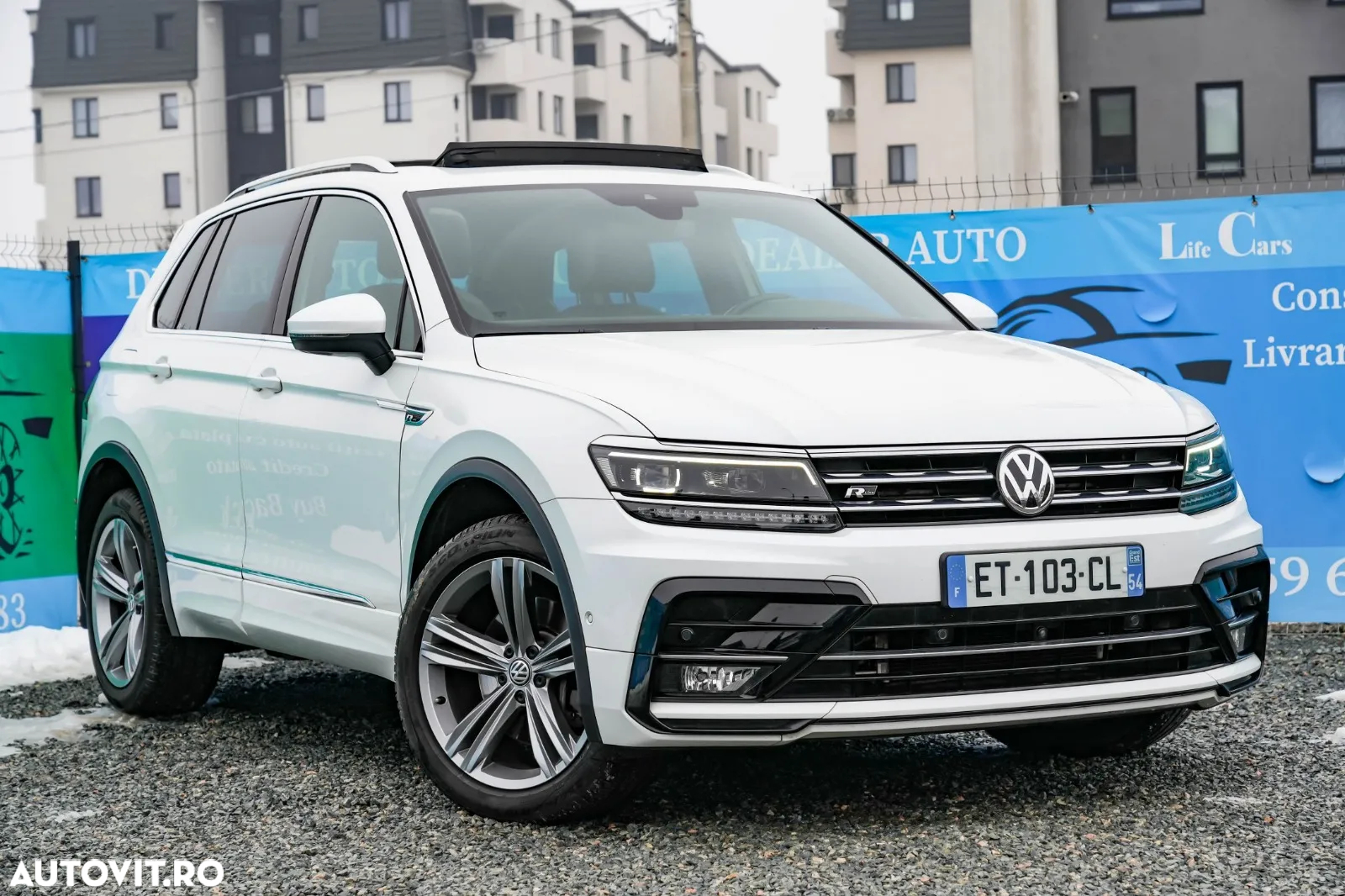 Volkswagen Tiguan - 2
