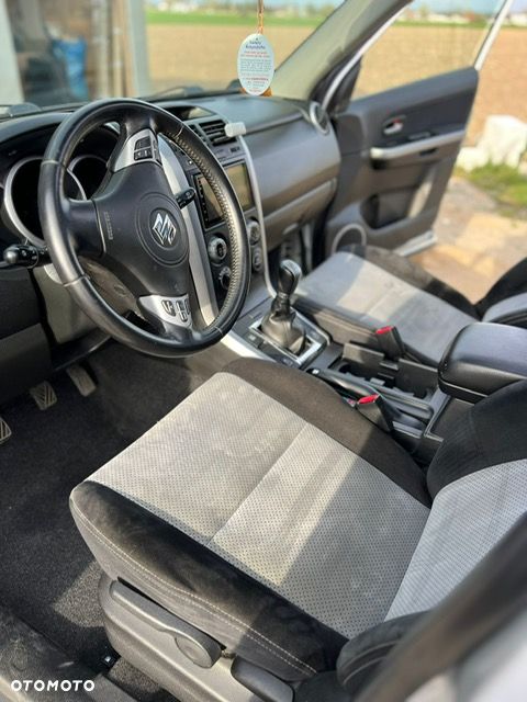 Suzuki Grand Vitara 1.9 DDiS Comfort DPF Limited - 6