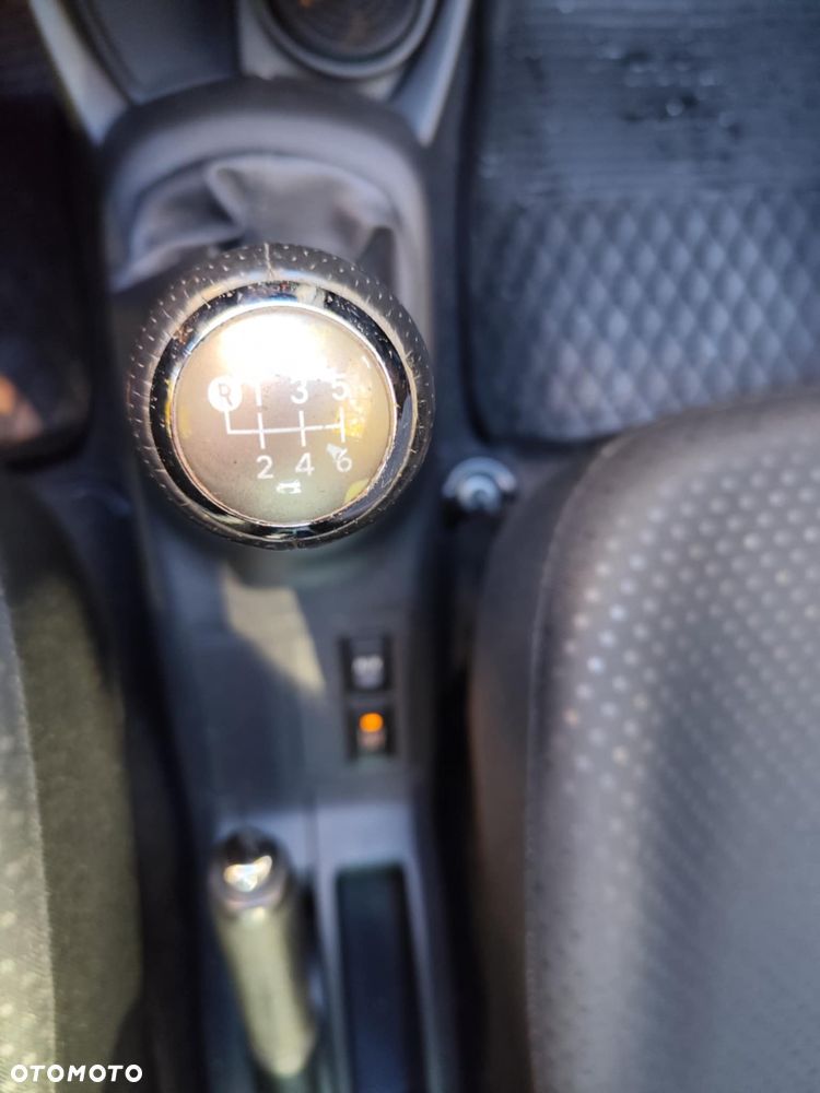 Toyota Yaris 1.33 VVT-i Sol - 23