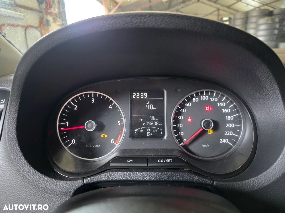 Volkswagen Polo 1.6 TDI DPF Trendline BlueMotion Technology - 9