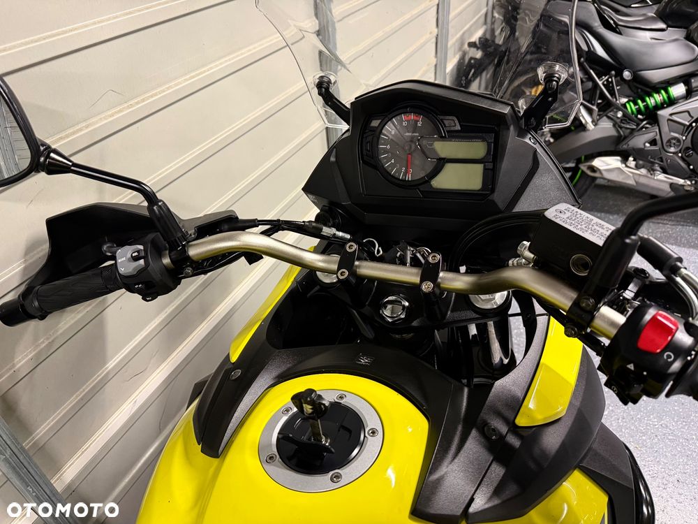 Suzuki V-STROM - 10